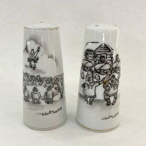 Vintage Signed Robert Mayokok Inuit Alaskan People Ceramic Salt & Pepper Shakers